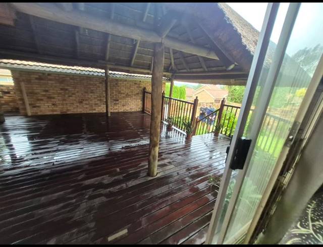 3 BEDROOM TOWNHOUSE FOR SALE IN RADIOKOP